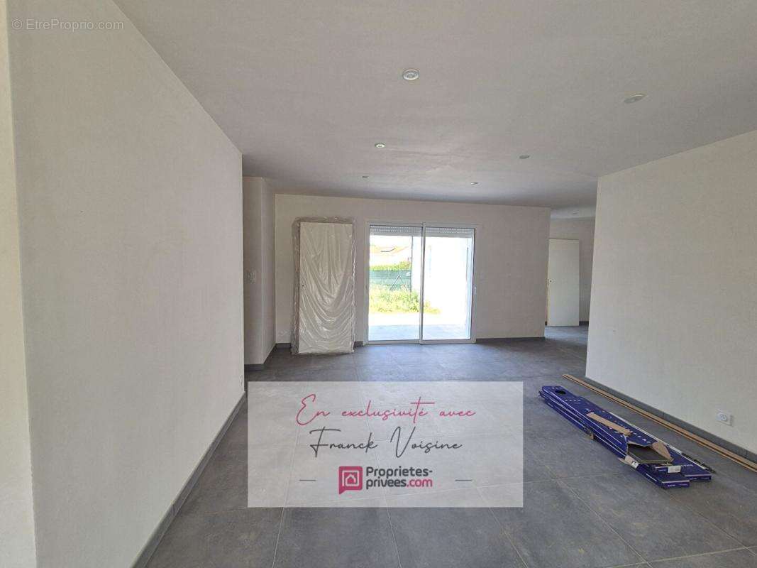 A VENDRE en Exclusivité à L'Oie, maison de 125 m2 avec 4 chambres sur une parcelle de 644 m2 env - photo 3