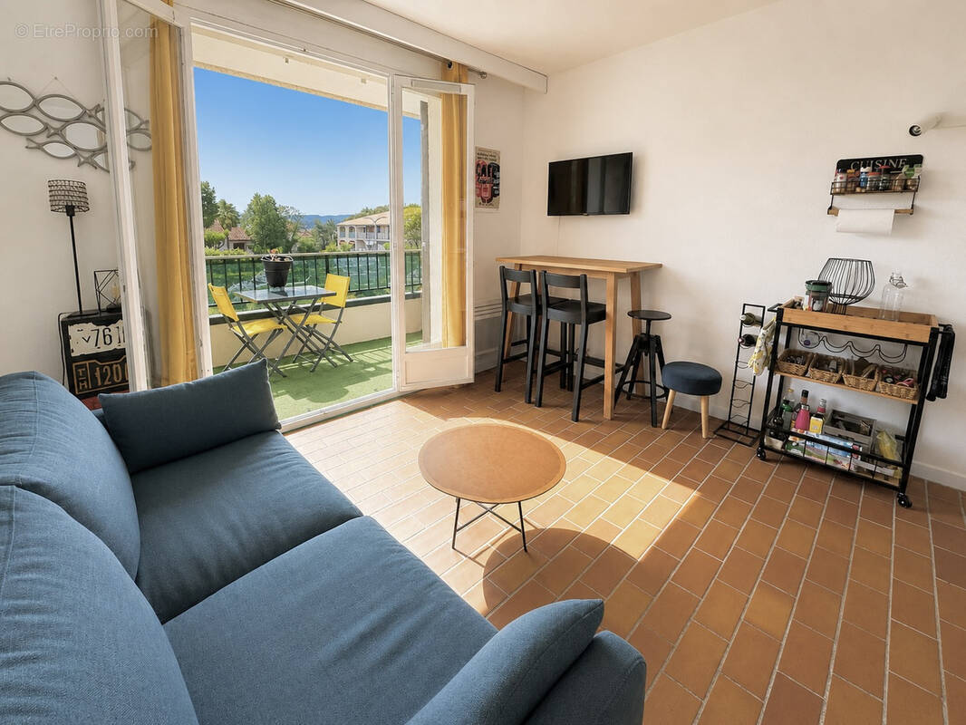 Appartement à SAINT-CYR-SUR-MER