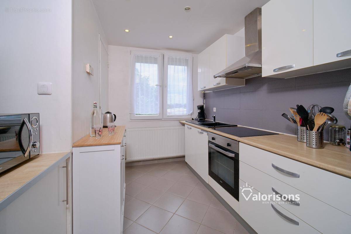 Appartement à SAINT-LAURENT-DE-MURE