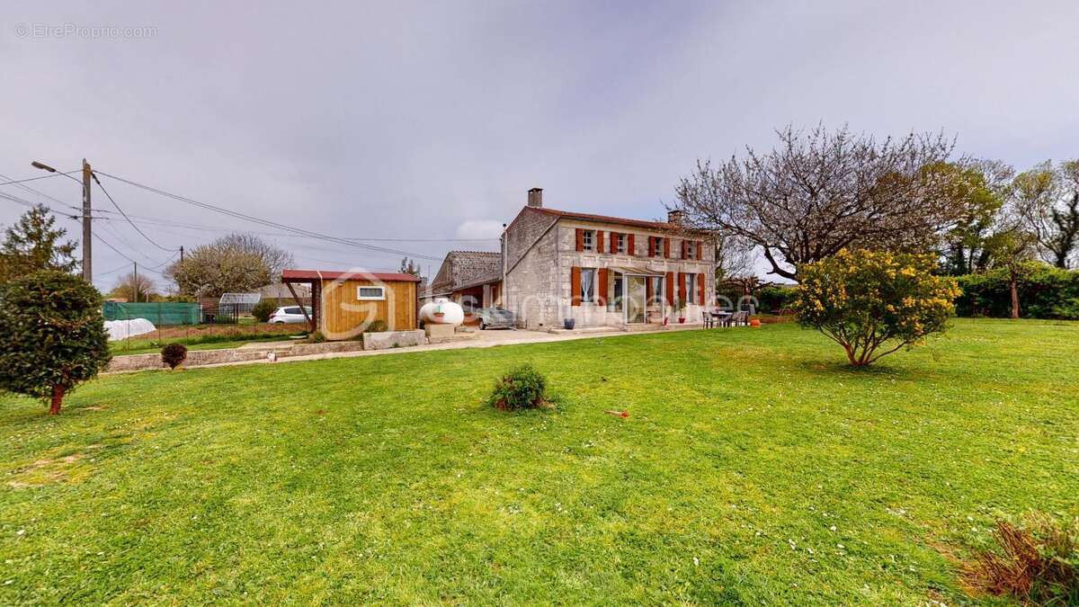 Maison à PLASSAY