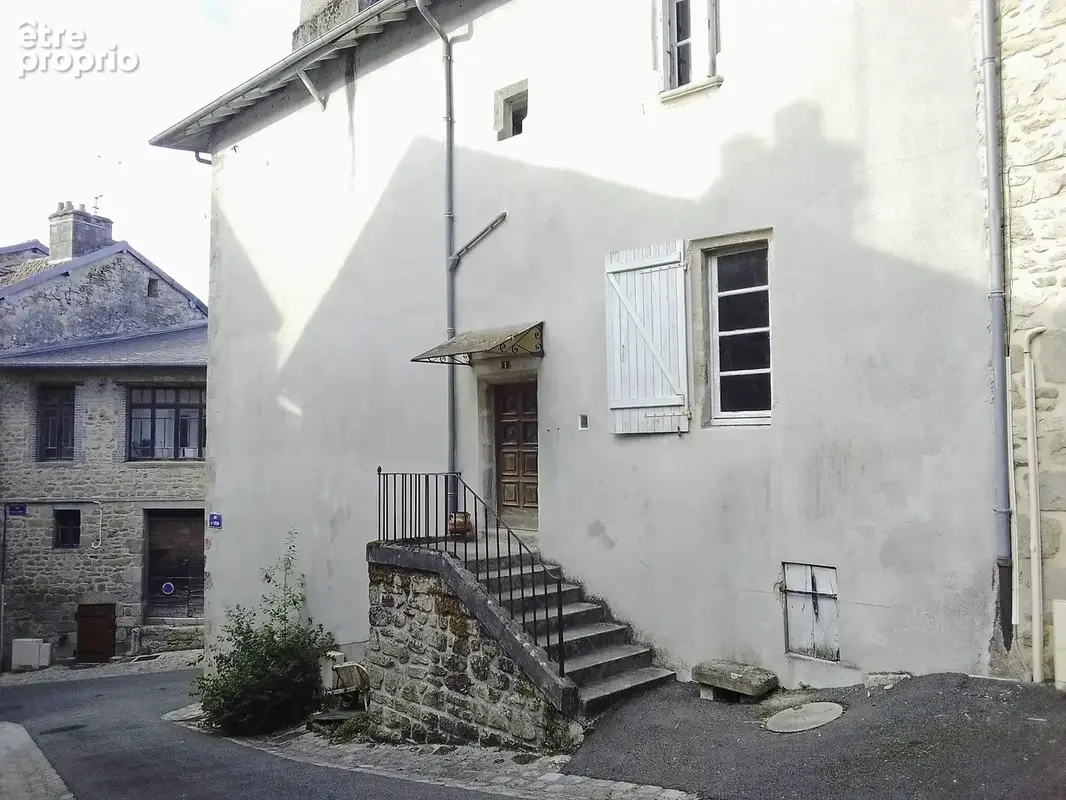 Maison à EYMOUTIERS