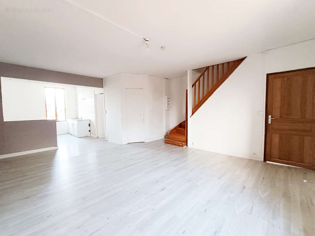 Appartement à MONCHECOURT