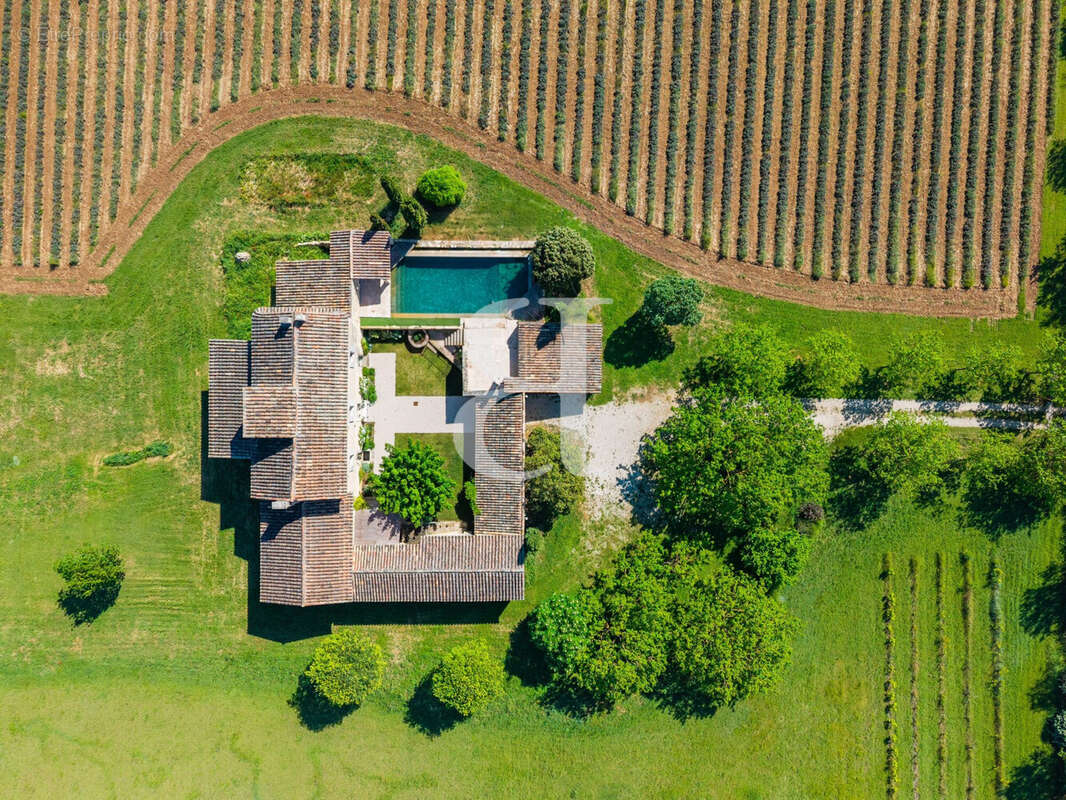 Maison à GORDES