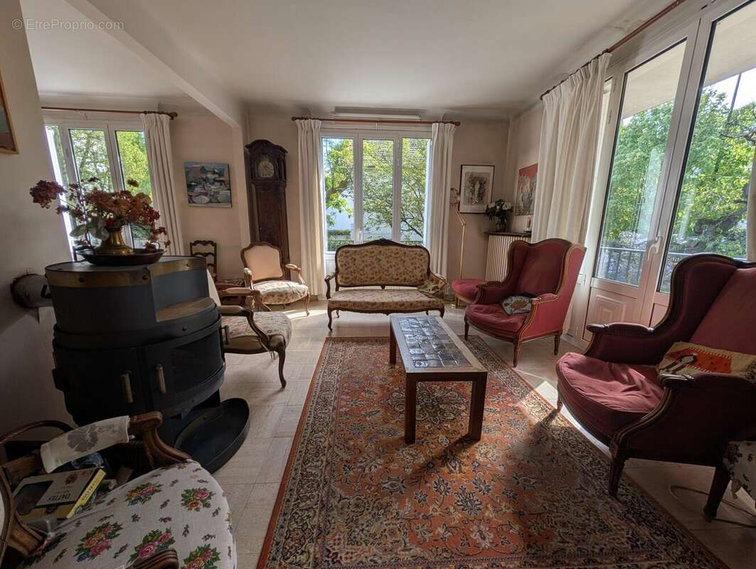 Maison à LA CELLE-SAINT-CLOUD