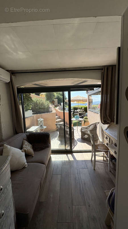 Maison à ROQUEBRUNE-SUR-ARGENS