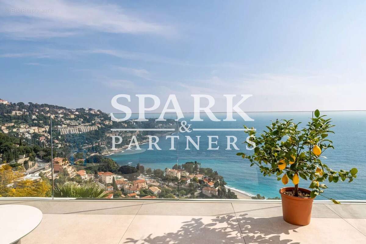 Appartement à ROQUEBRUNE-CAP-MARTIN