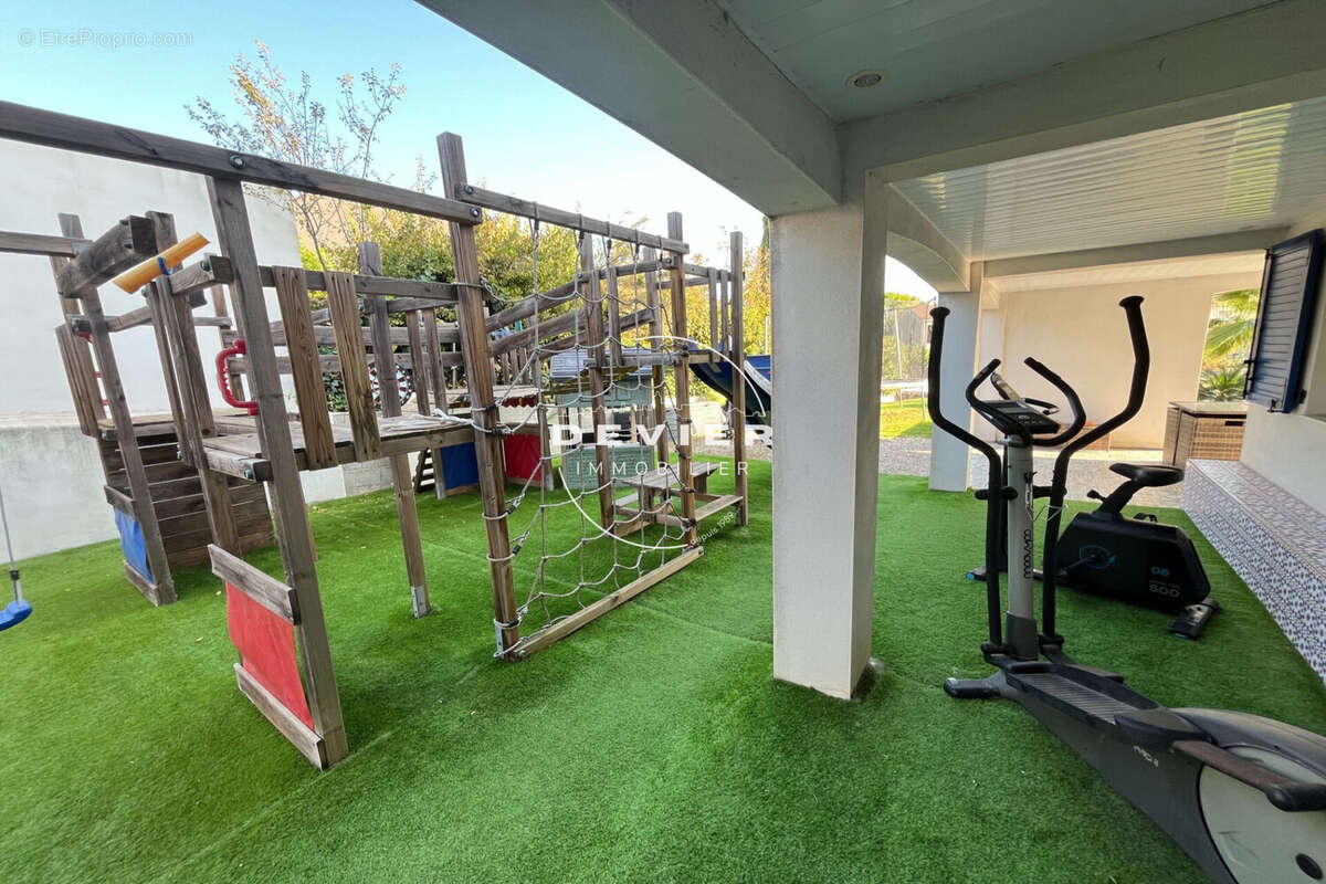 Maison à SAINT-GENIES-DES-MOURGUES