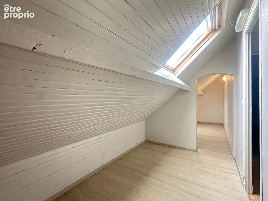 Maison Mantes La Ville - Fort potentiel - 3 chambres - 145 m² habitables -341 m² de terrain - photo 13