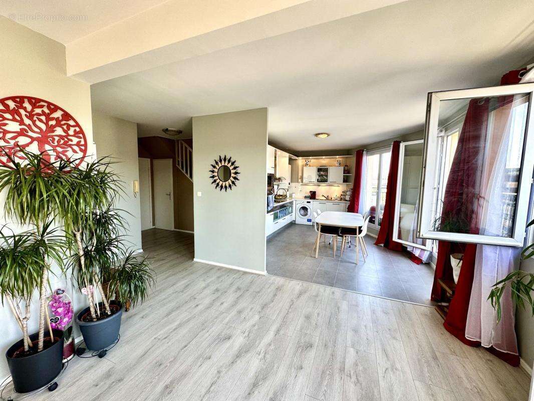 Appartement à CORBEIL-ESSONNES