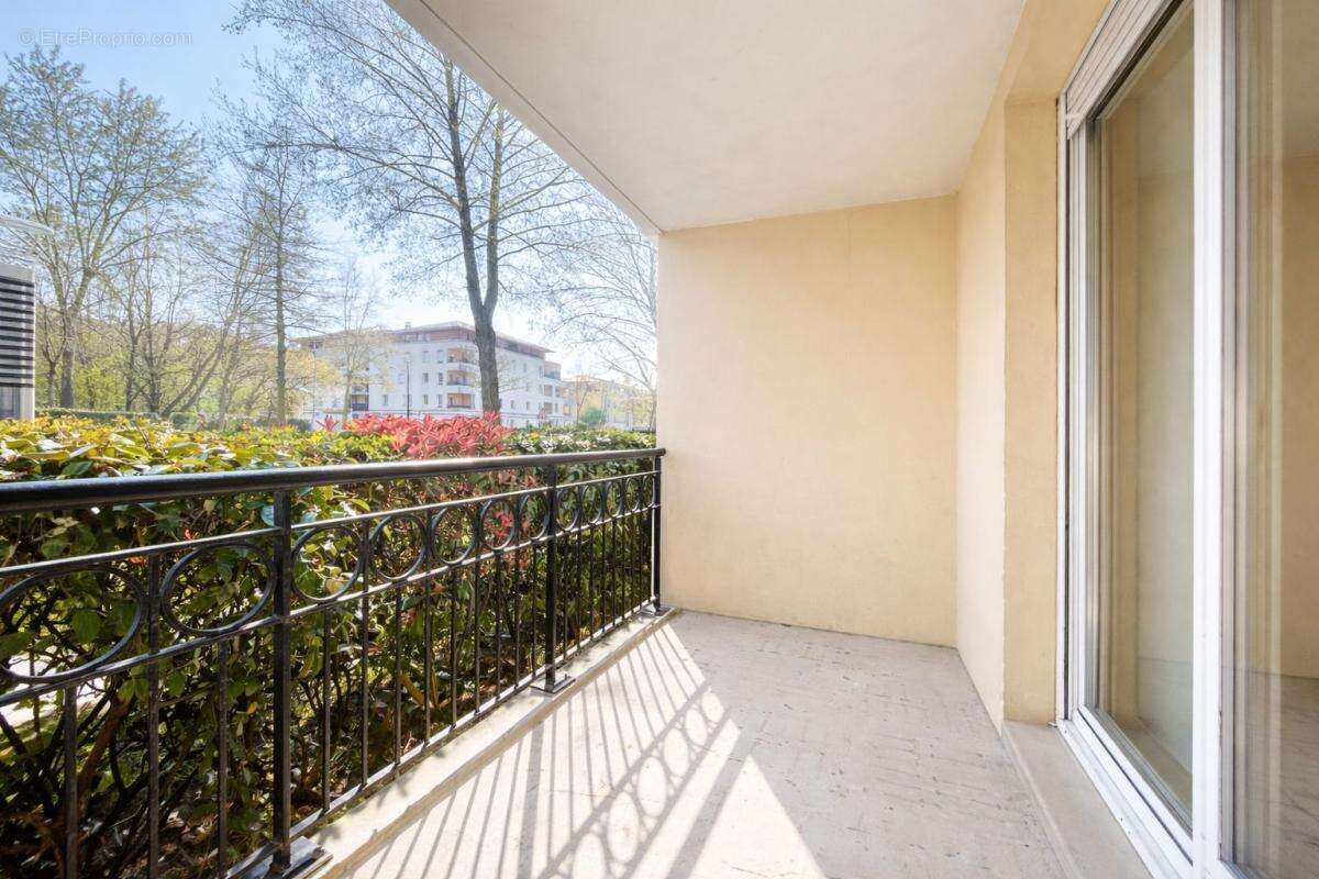 Appartement à BUSSY-SAINT-GEORGES