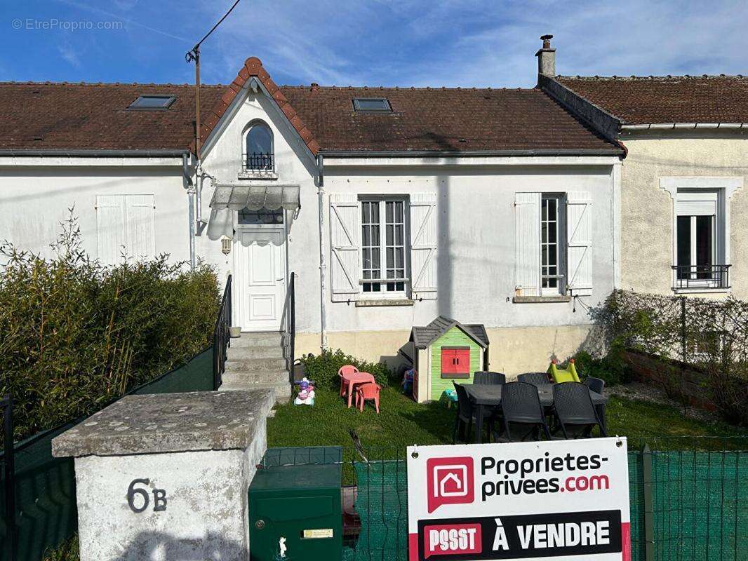 Maison à JOUY-LE-CHATEL