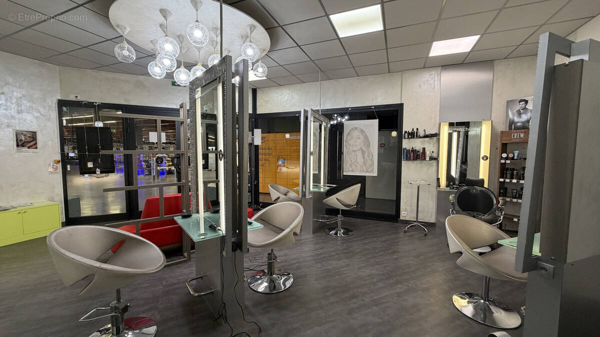 Commerce à VINON-SUR-VERDON