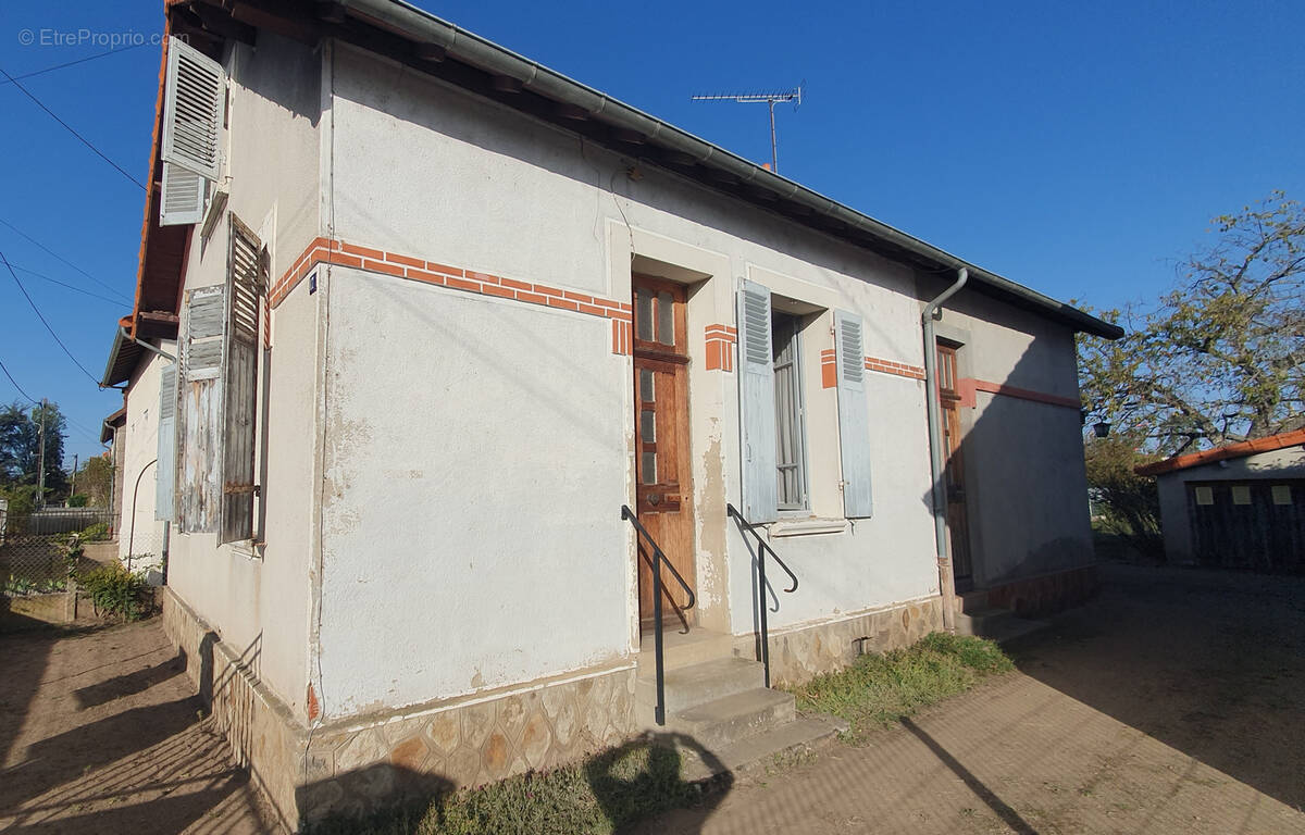 Maison à YZEURE