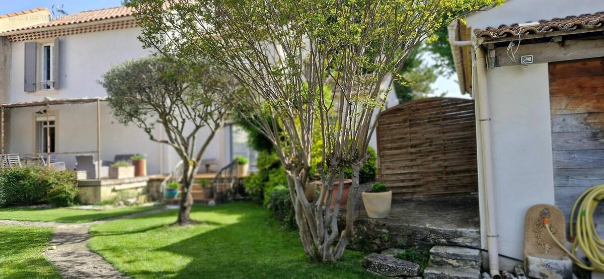 Photo 1 - Maison à MALEMORT-DU-COMTAT