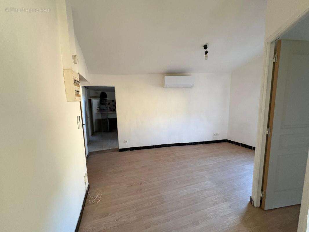 Appartement à L'ESCARENE