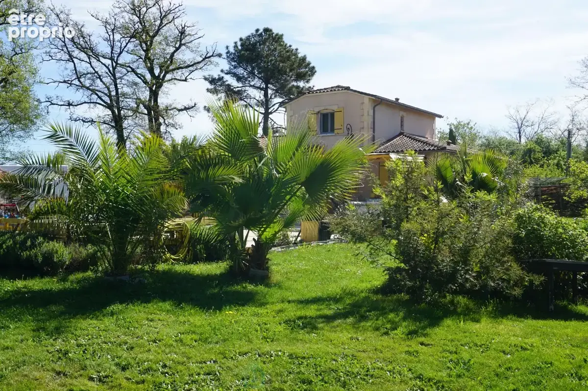 Charmante villa contemporaine au coeur d'un écrin de verdure. - photo 3