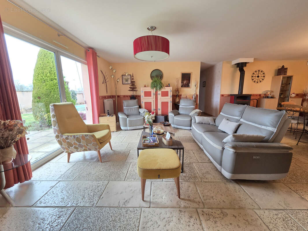 Maison à YZEURE