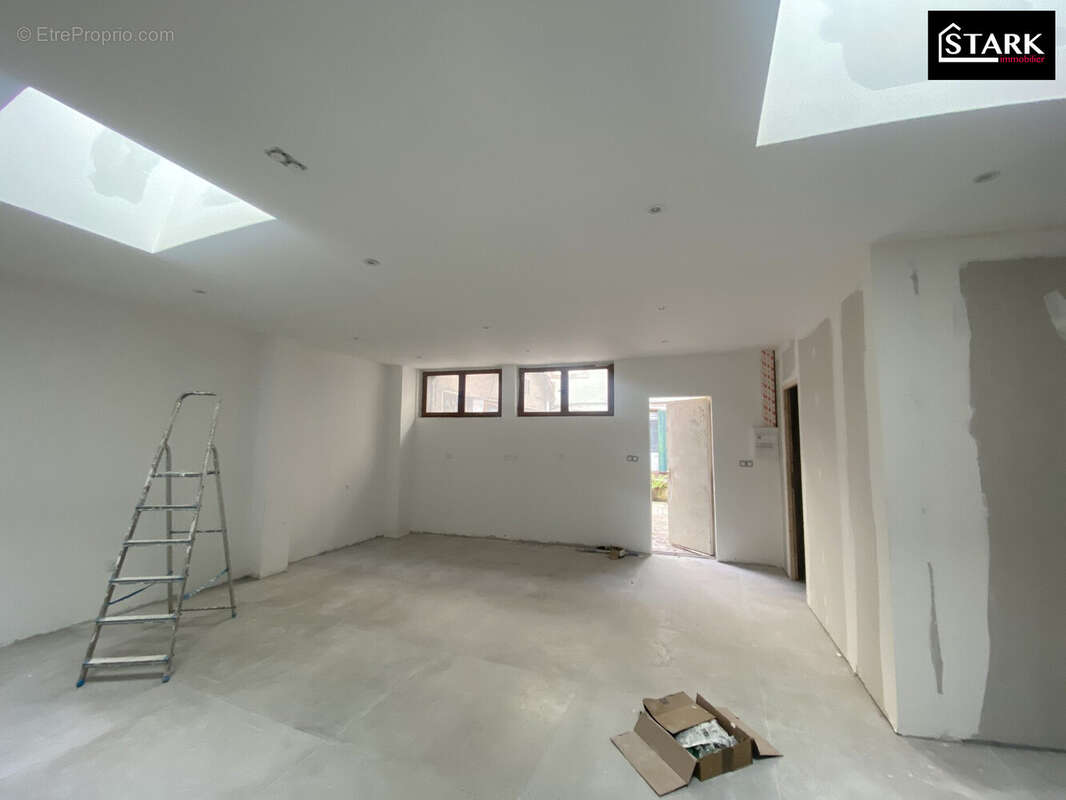 300 m² à Belfort  - photo 7