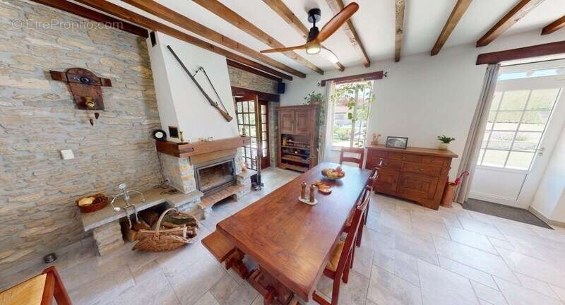 Maison en pierre de 8 pièces principales - photo 3