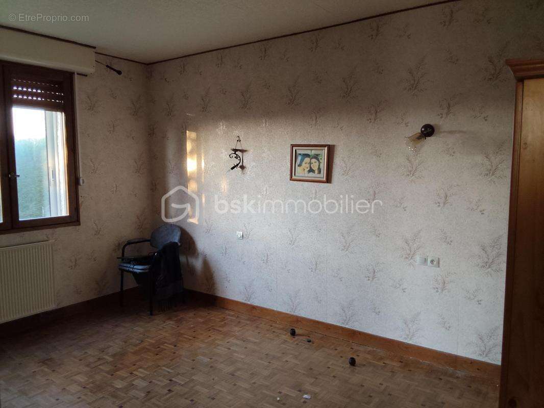 Pavillon individuel de plain-pied sur sous-sol complet avec un terrain de 1692m2 - photo 4
