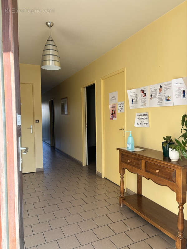 Commerce à SAINT-DENIS-EN-VAL