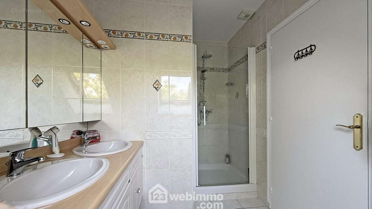 Maison 151 m² à Sucy-En-Brie  - photo 6