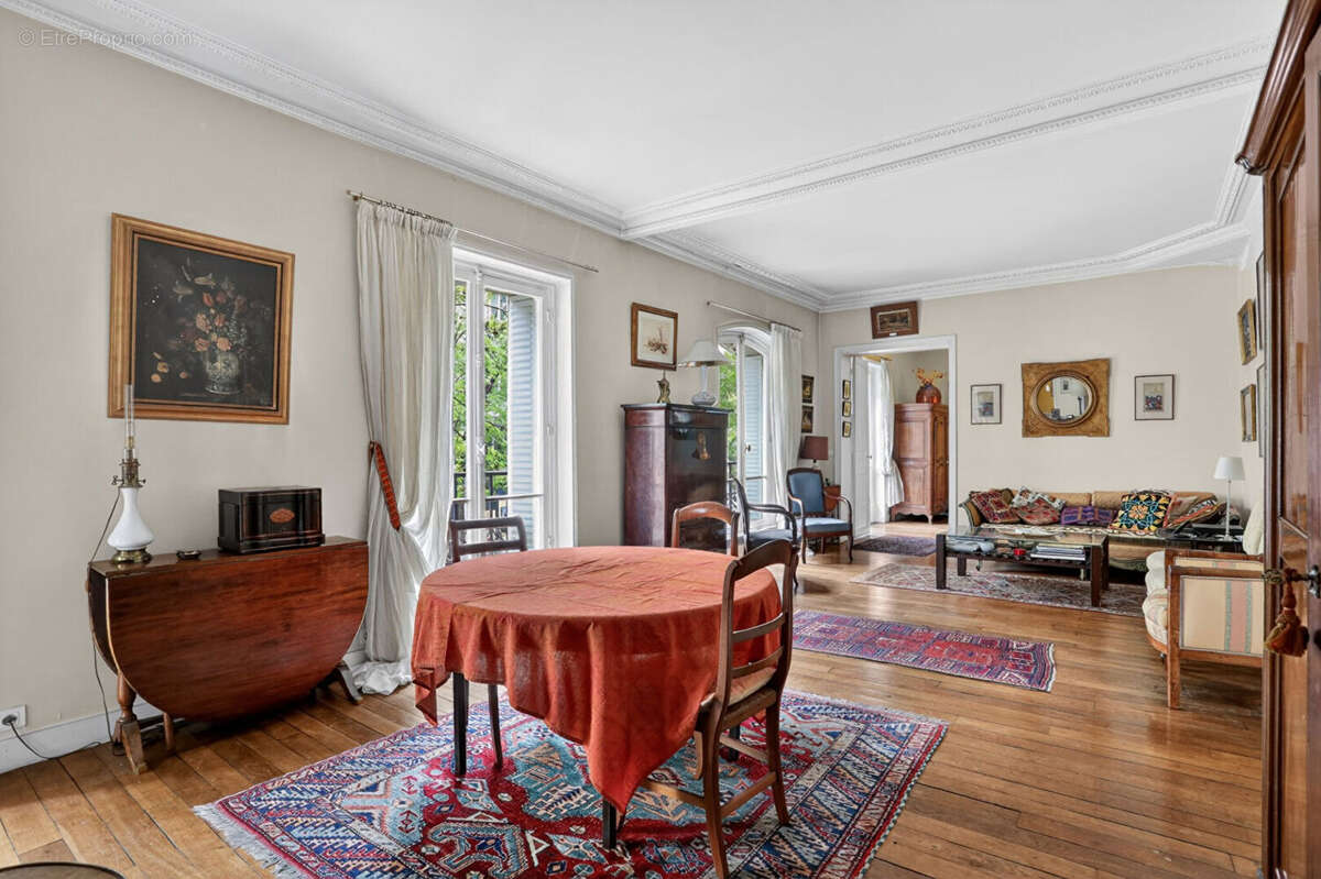 Appartement à PARIS-15E