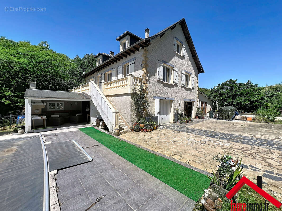 Maison à PERPEZAC-LE-NOIR