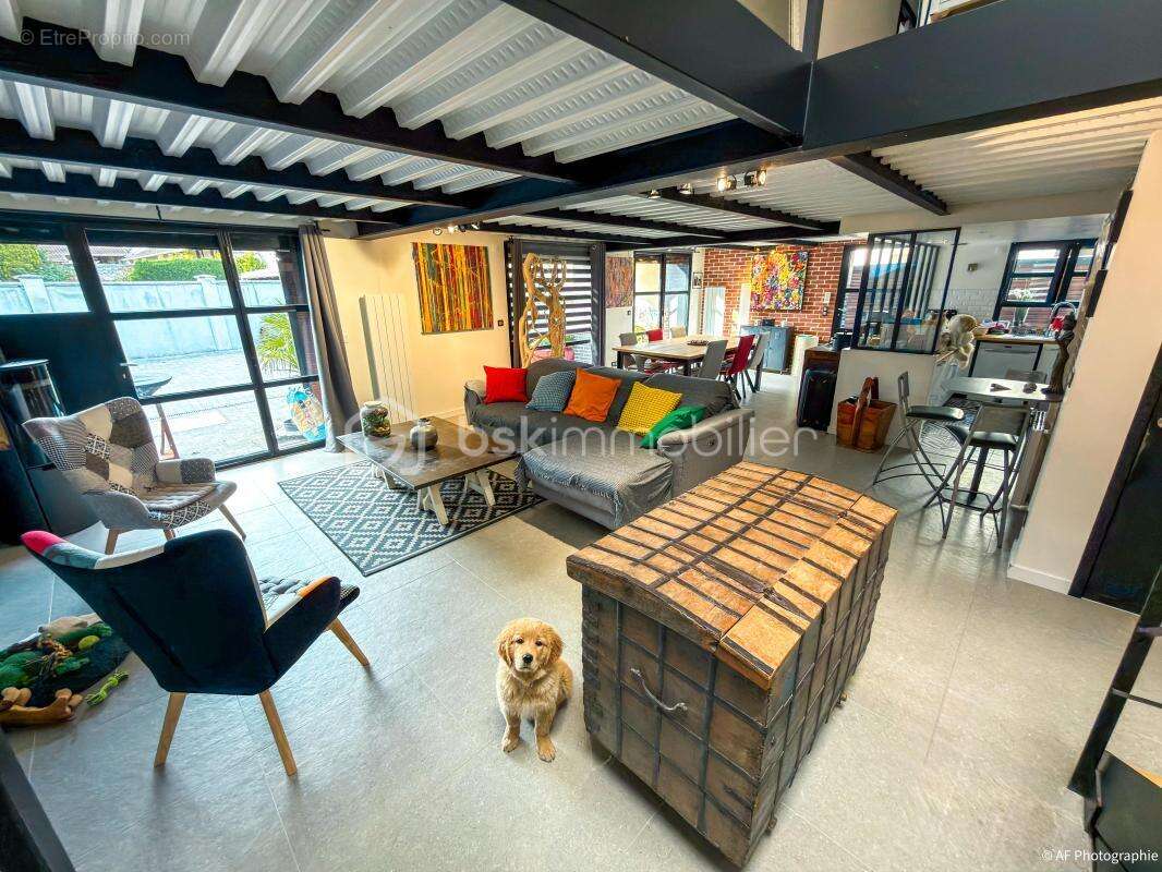 Loft d'exception de 126m2 - 3 Chambres - Charme industriel & volumes remarquables - photo 7