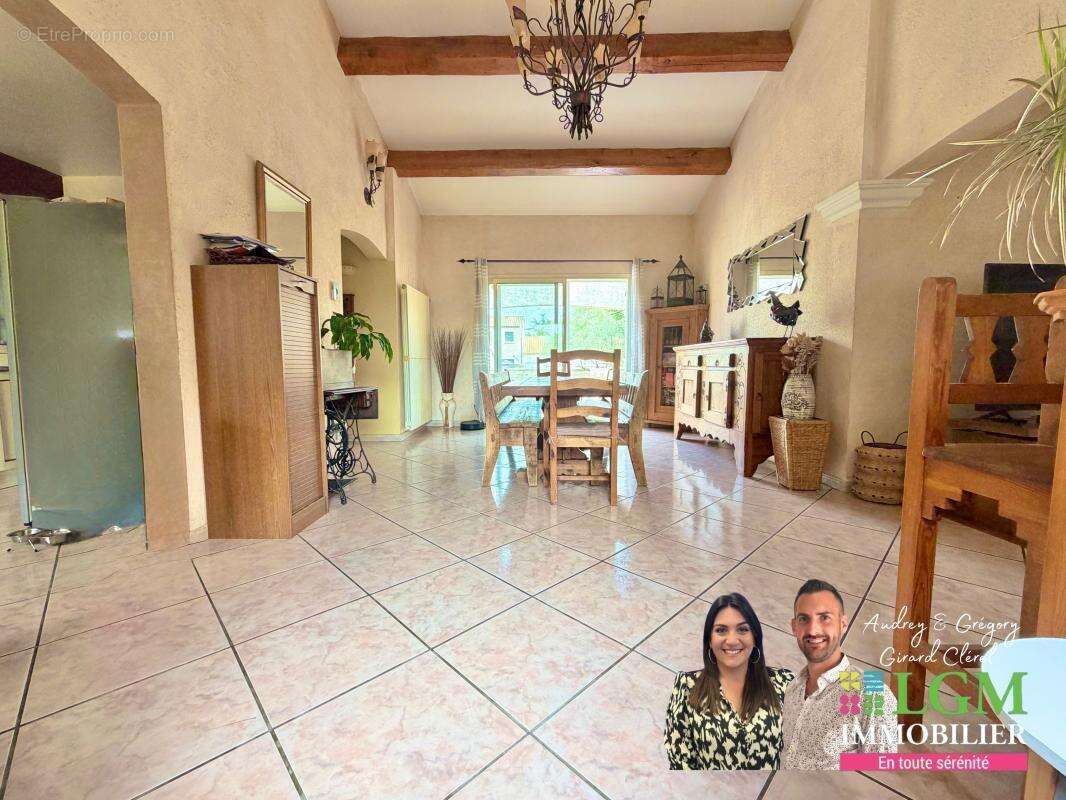Maison de plain-pied, 4 chambres, piscine, 1000m2 de terrain, au calme, proche du centre - photo 8