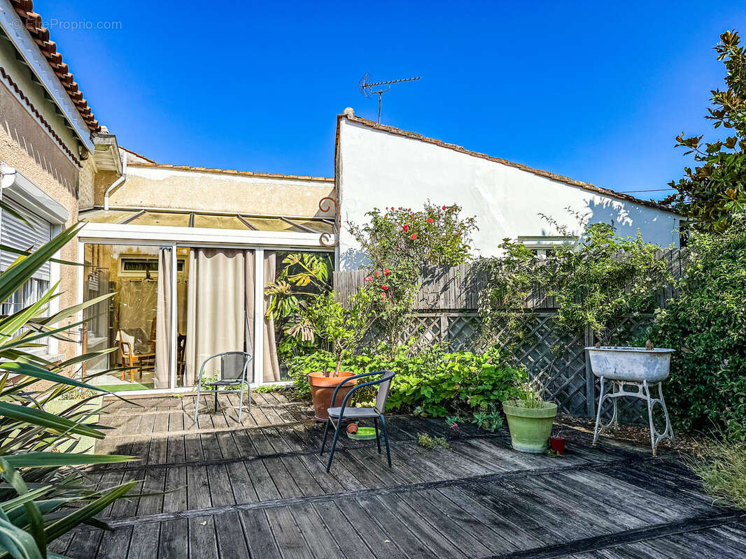 Maison à MESCHERS-SUR-GIRONDE