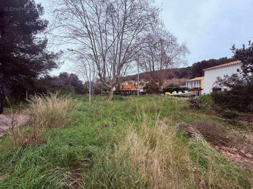 Terrain à SIX-FOURS-LES-PLAGES