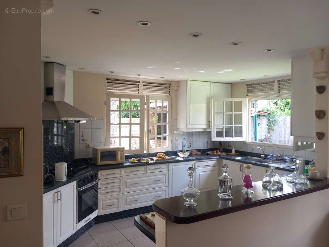 Maison à BAIE-MAHAULT