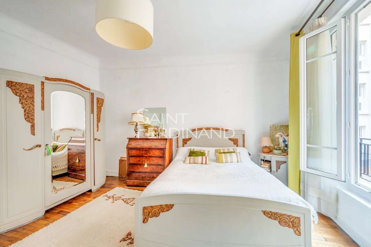 Appartement à NEUILLY-SUR-SEINE