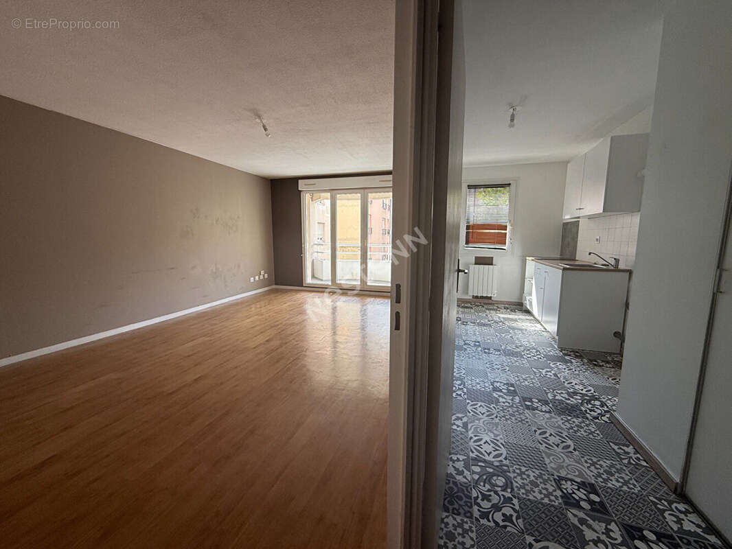 Appartement Villeurbanne 3 pièces 70.40 m2, balcon , cave, en intérieur de copropriété, lumineux, au calme - photo 3