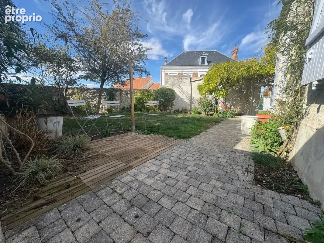 Maison à JOUY-LE-CHATEL