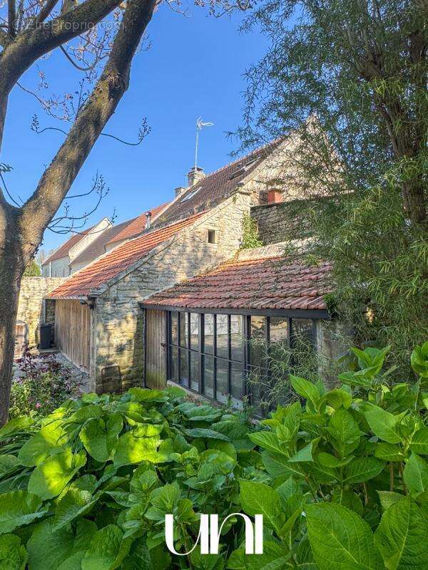 Maison à FONTAINE-HENRY