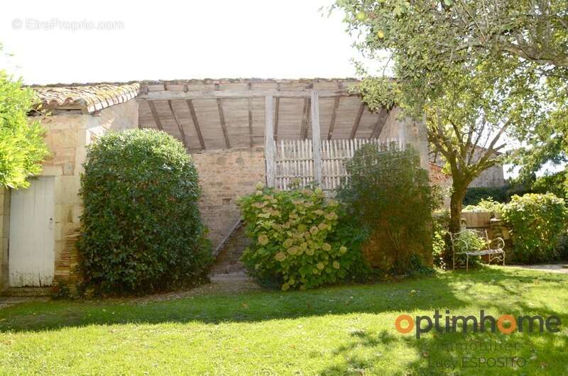 Maison à NANTEUIL-EN-VALLEE