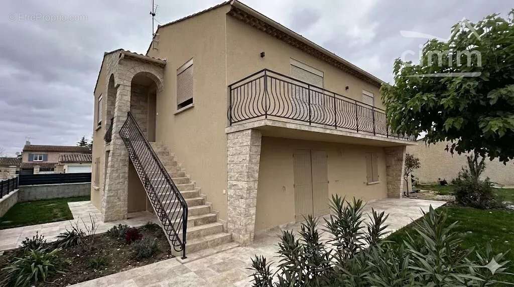 Appartement à L'ISLE-SUR-LA-SORGUE