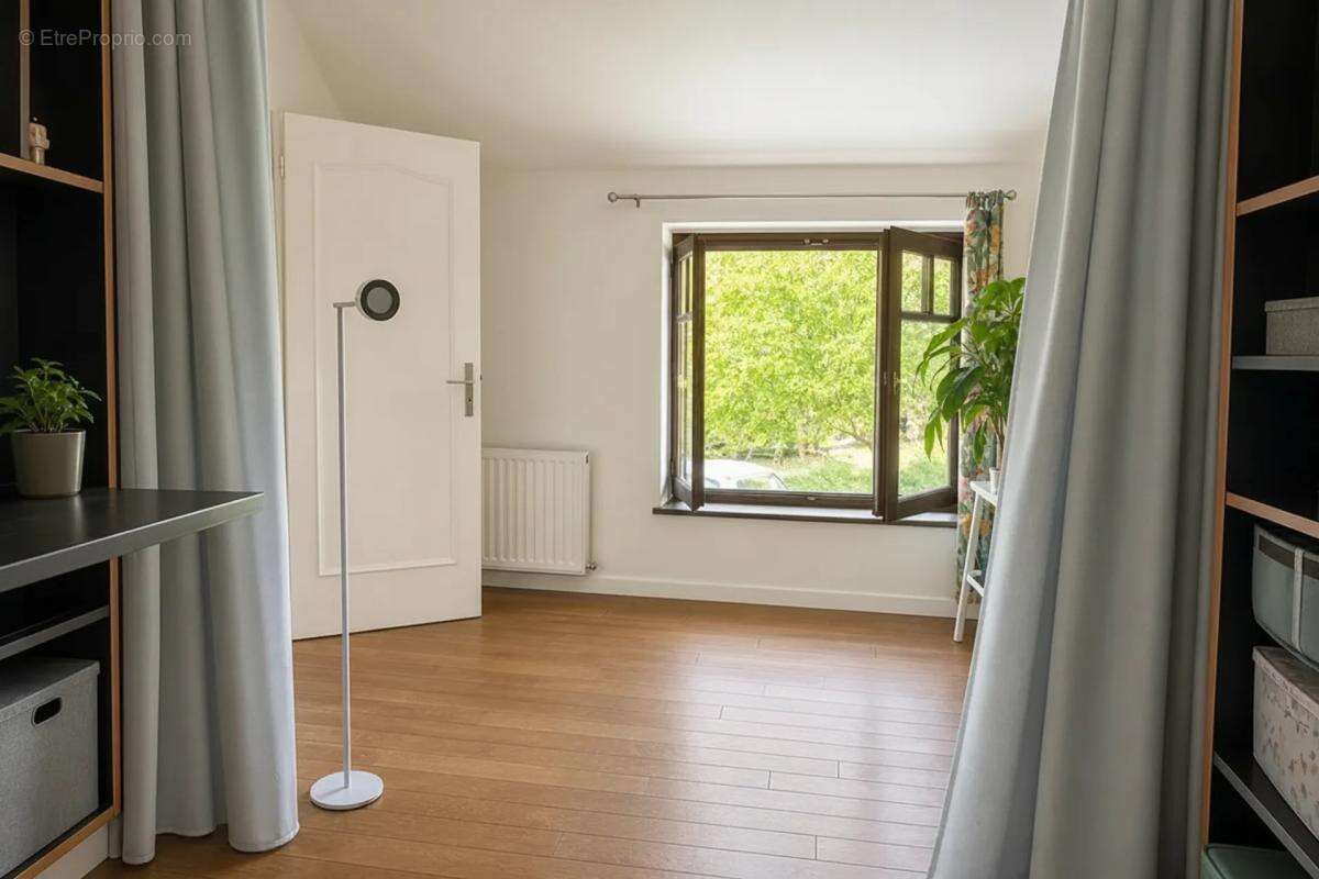 Maison F6 à Ville-sur-Yron avec jardin et garages - photo 8