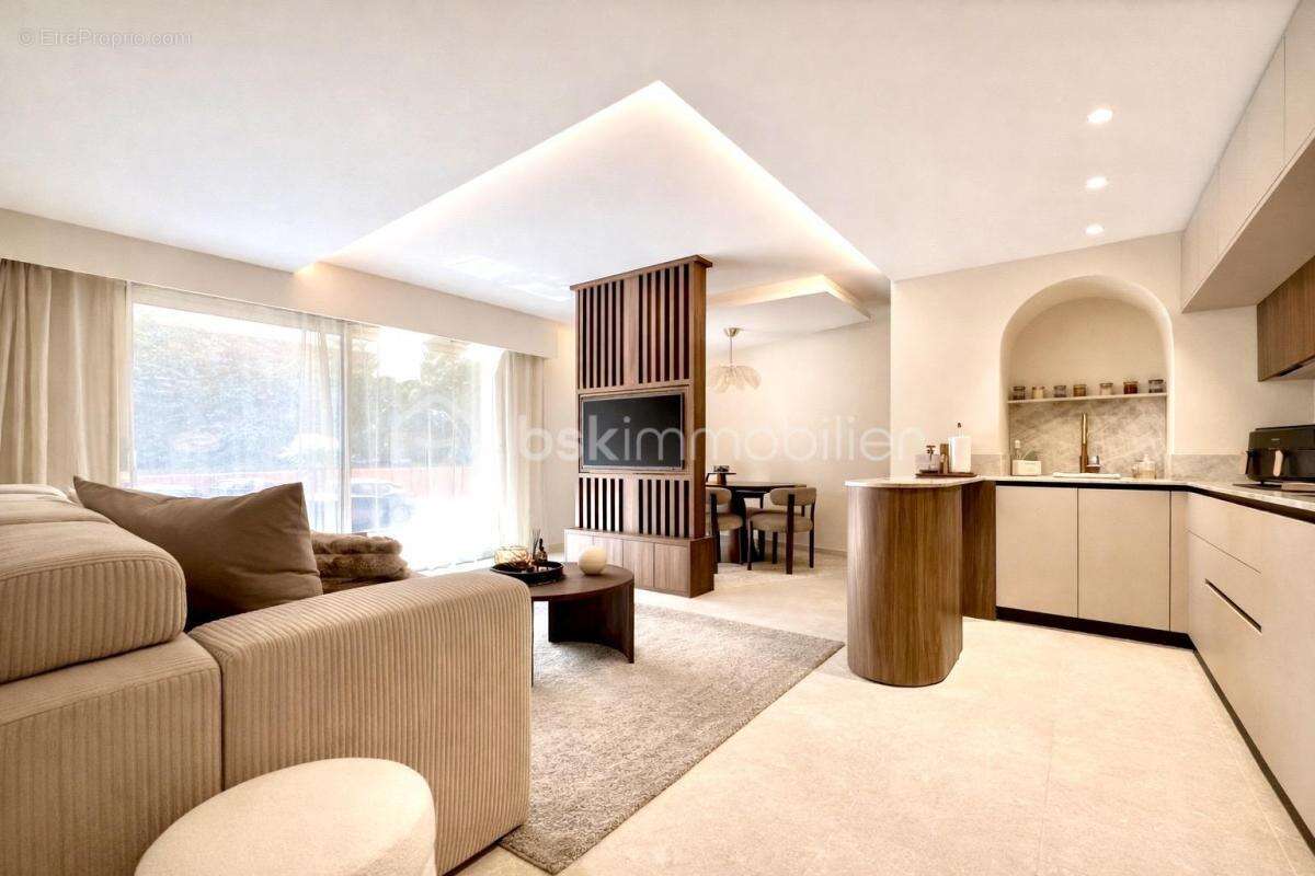 Appartement à MANDELIEU-LA-NAPOULE