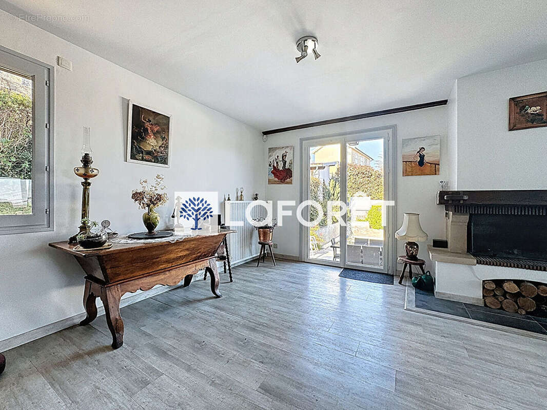 Maison Neyron le Haut, 7 pièces de 192m², terrain de 2423m², piscine, double garage - photo 6