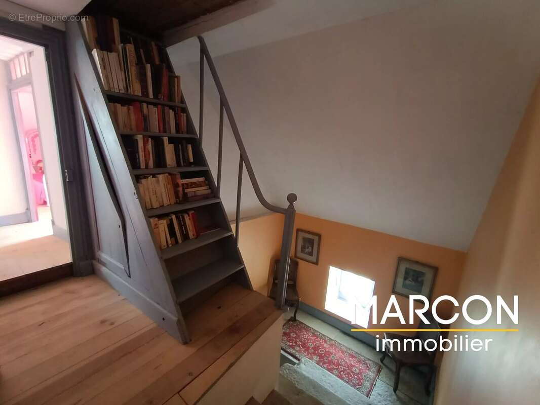 Maison à LE MONTEIL-AU-VICOMTE