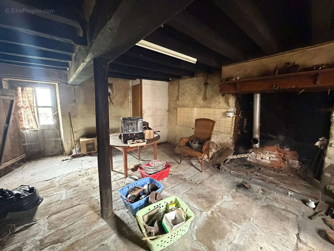 Maison à SAINT-HILAIRE-LA-TREILLE