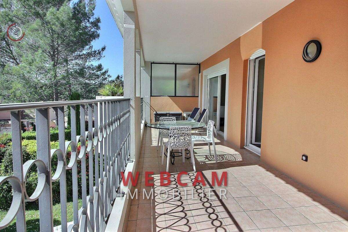 Appartement à MOUGINS
