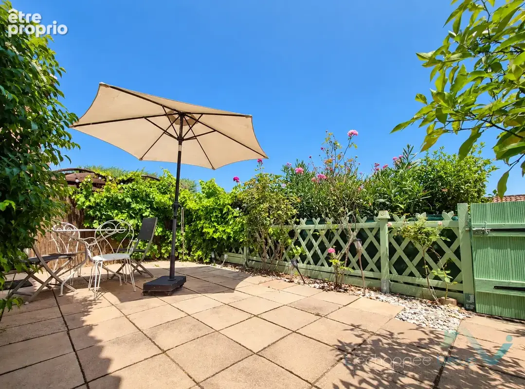 Vente Mazet 2 pièces dans une résidence avec piscine à Cogolin - photo 12