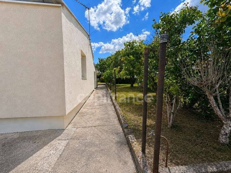 Maison à SAINTES