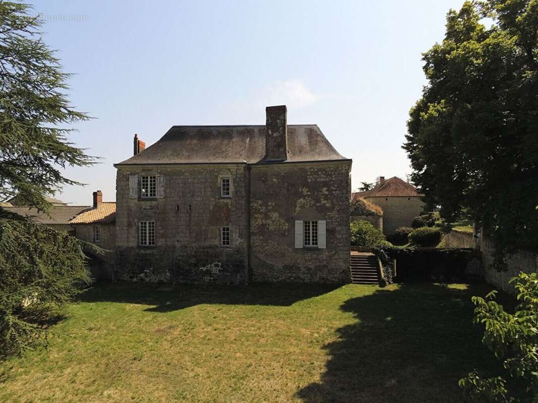 Maison à MONTHOIRON
