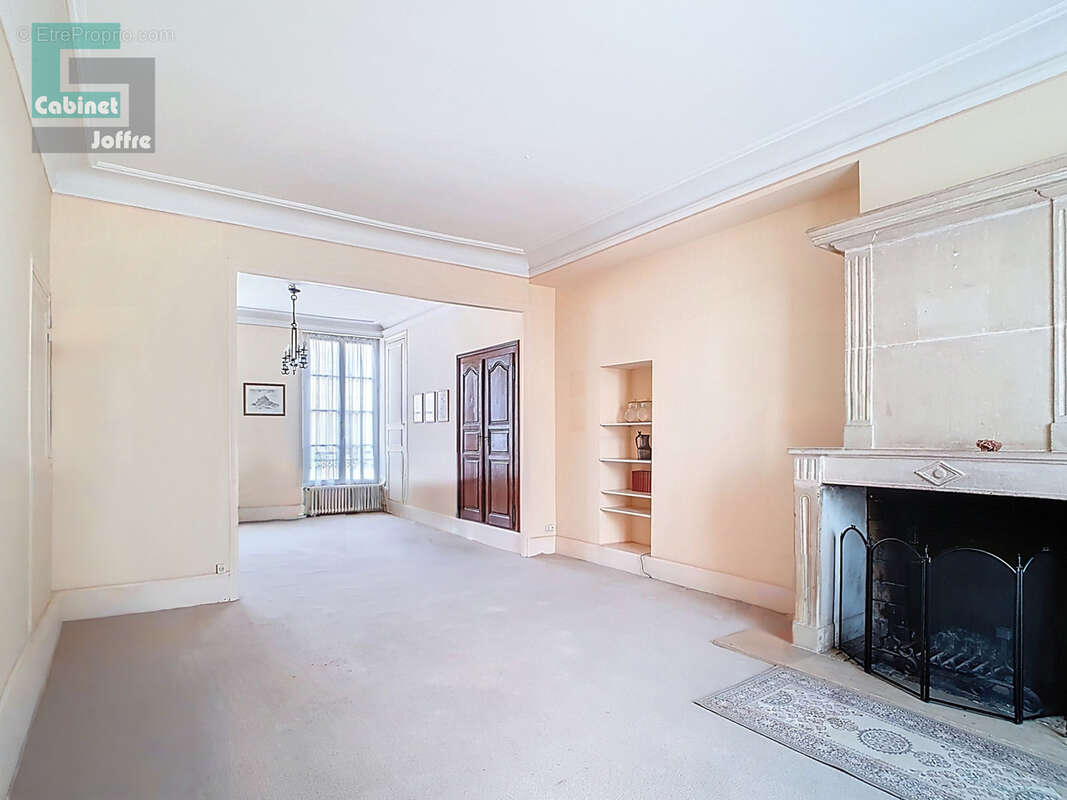 Maison à FONTAINEBLEAU