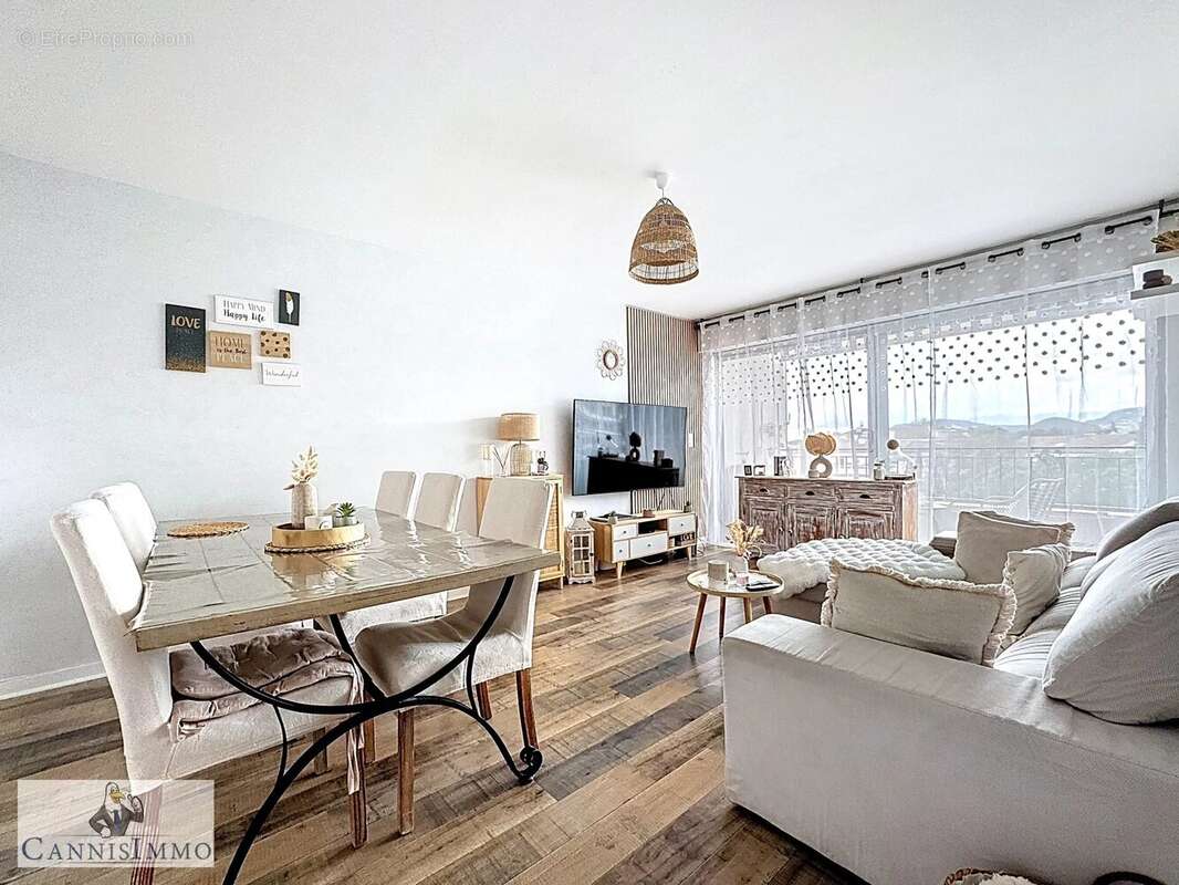 Appartement à MANDELIEU-LA-NAPOULE